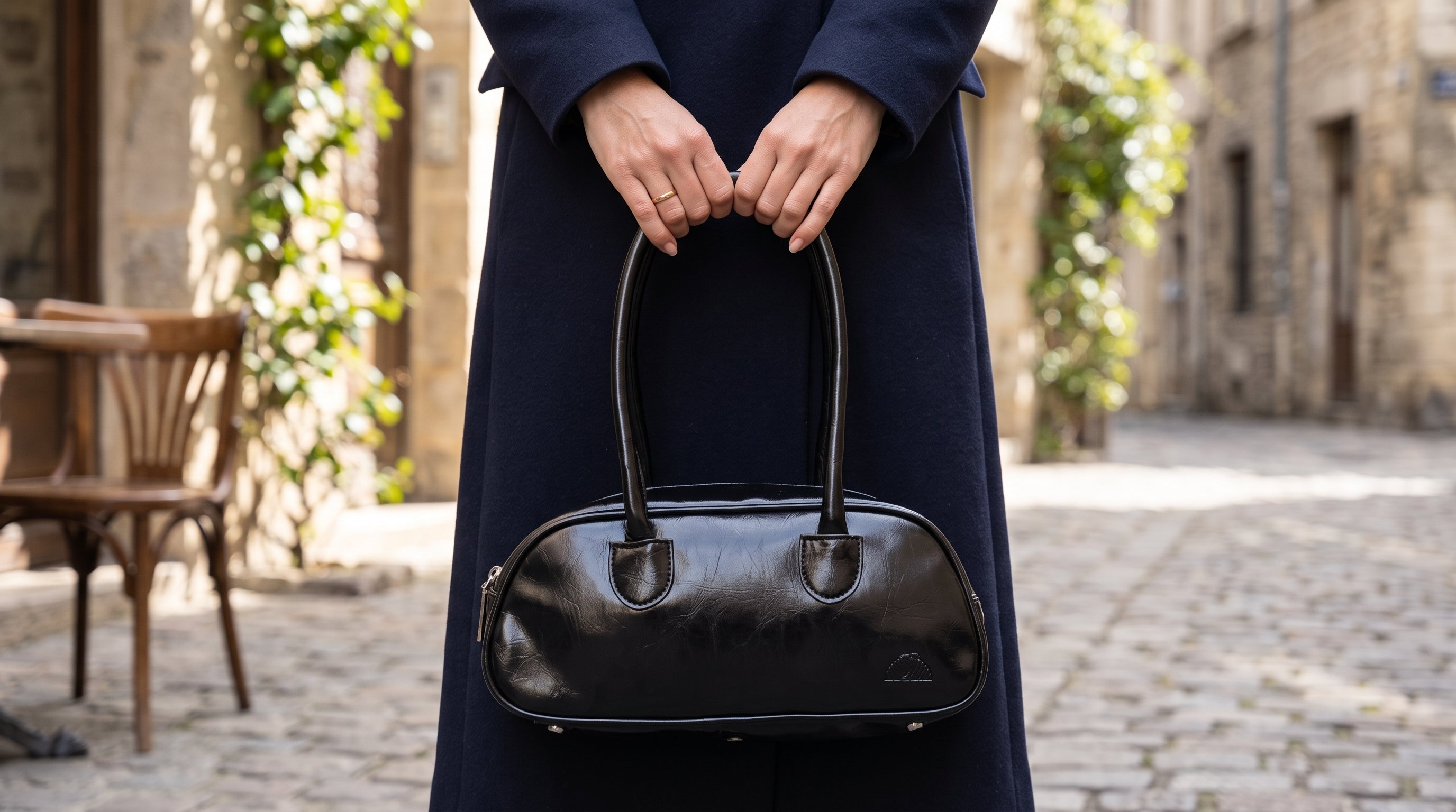 Tulu Shoulder Bag - Black